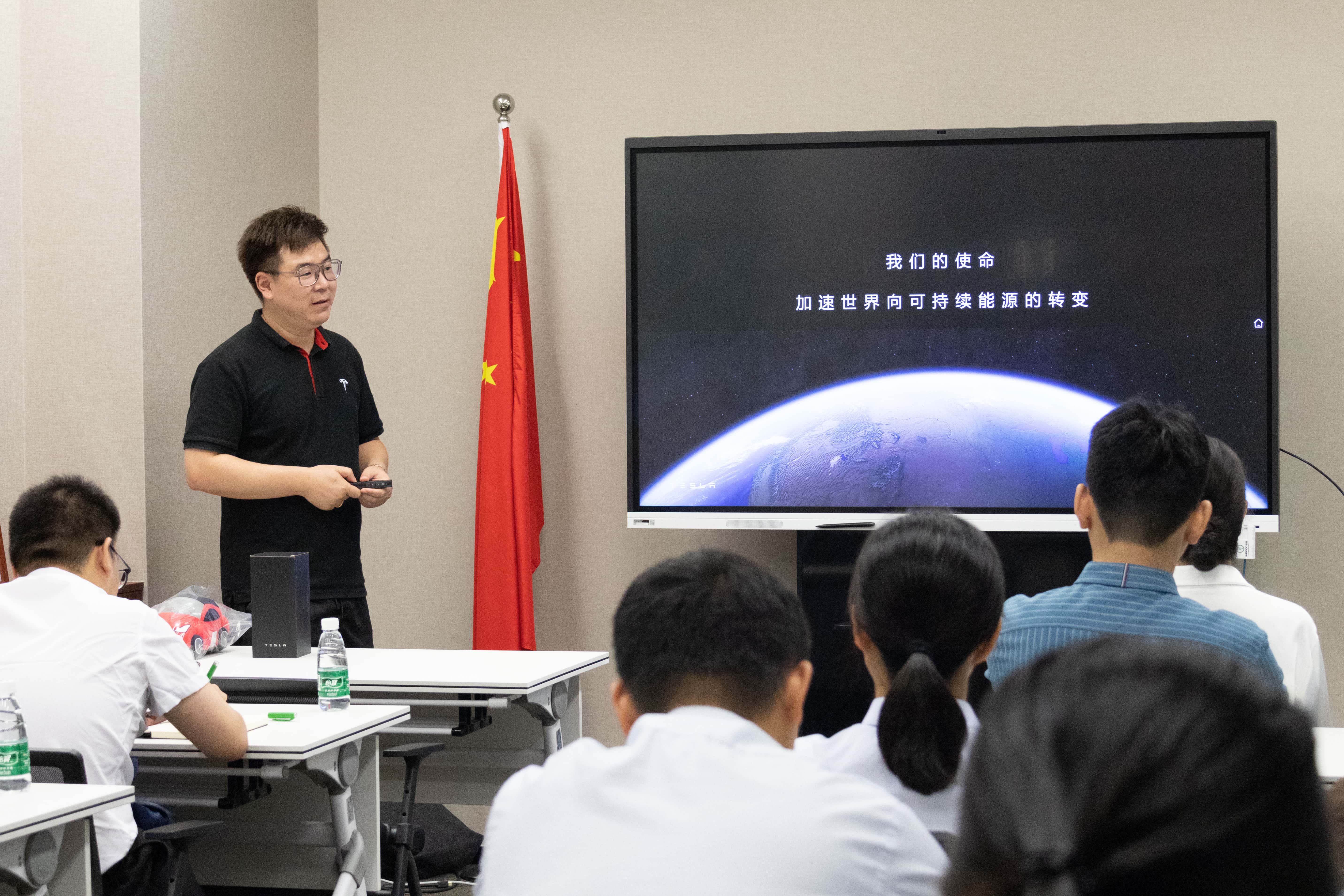 特斯拉與君旺集團簽署大客戶協(xié)議并舉辦專屬VIP試駕會